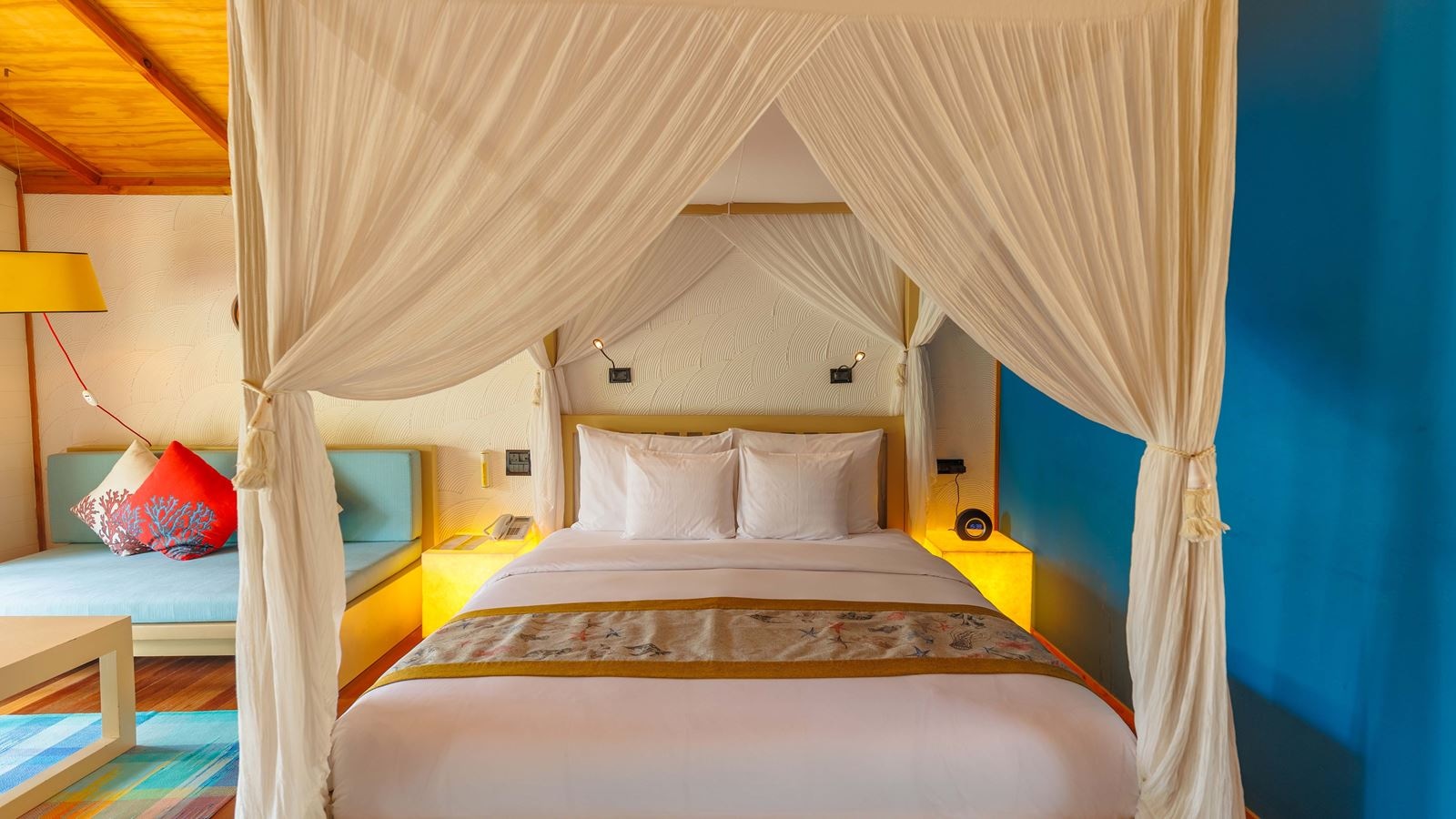 rooms-jacuzzi-beach-villa-18+-adults-only