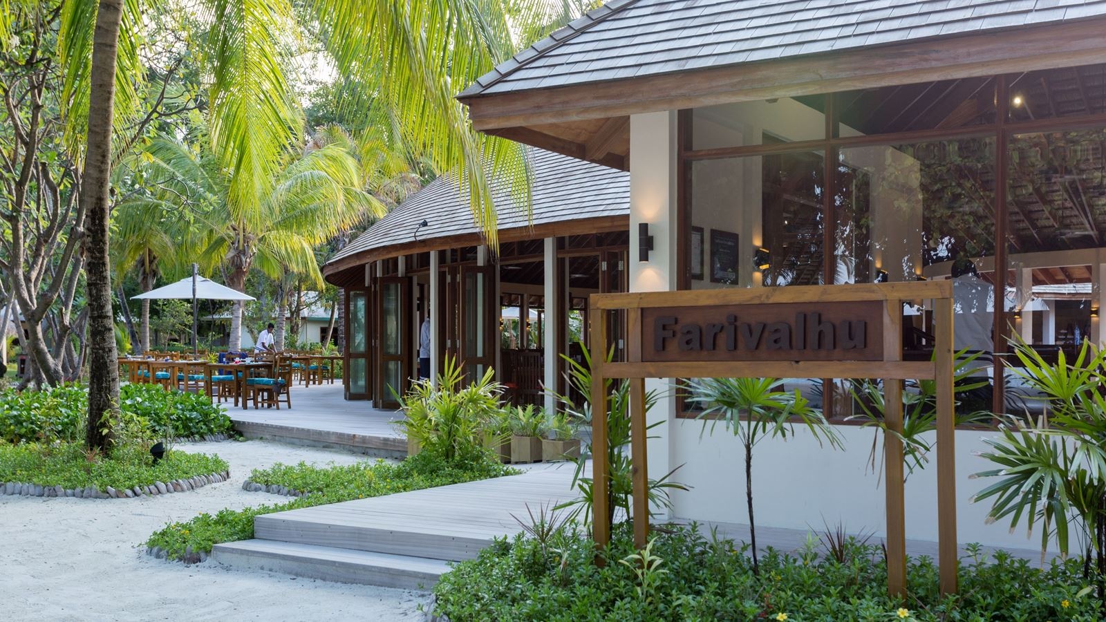 restaurants-farivalhu-restaurant