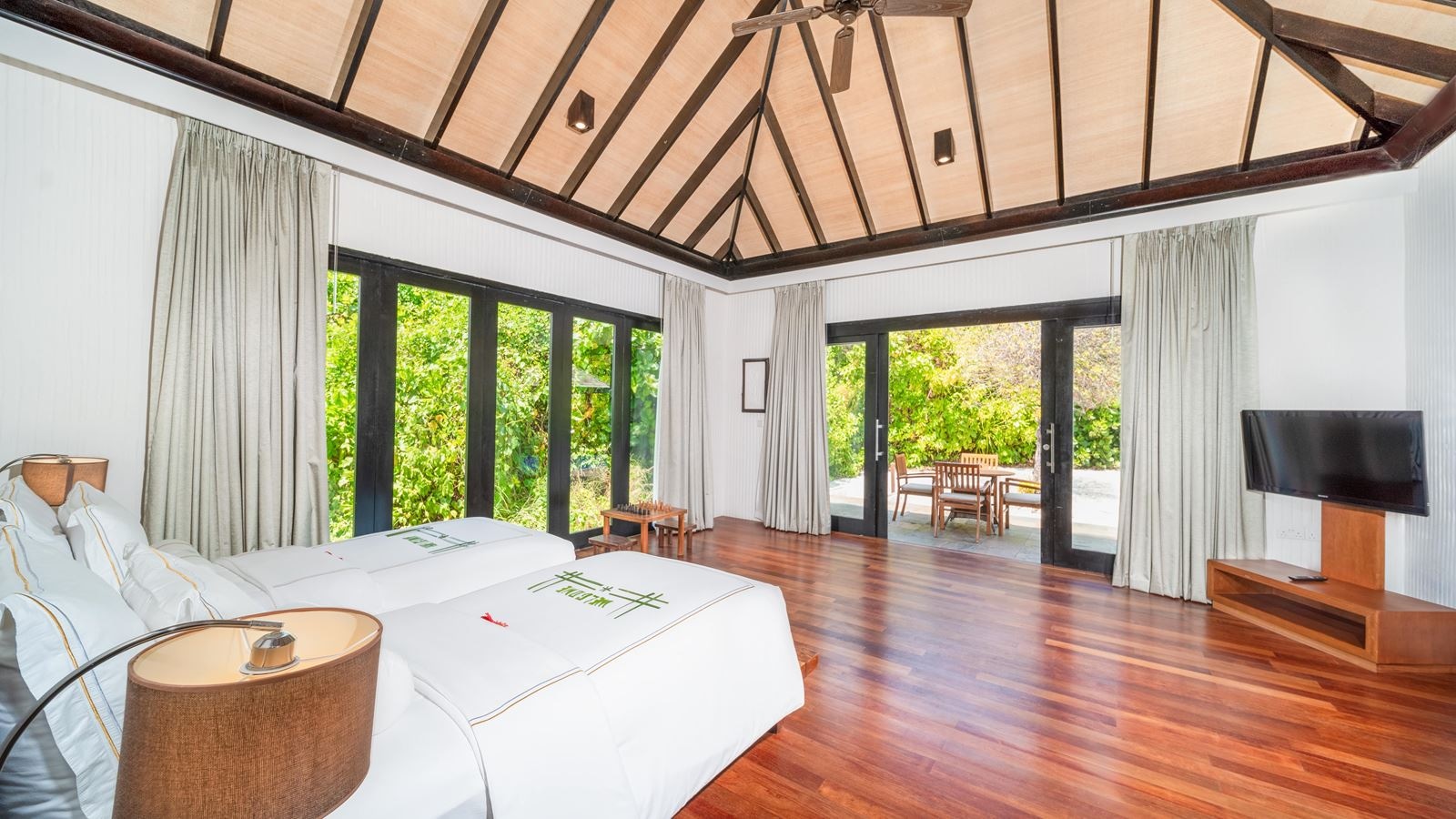 rooms-two-bedroom-beach-residence-with-pool