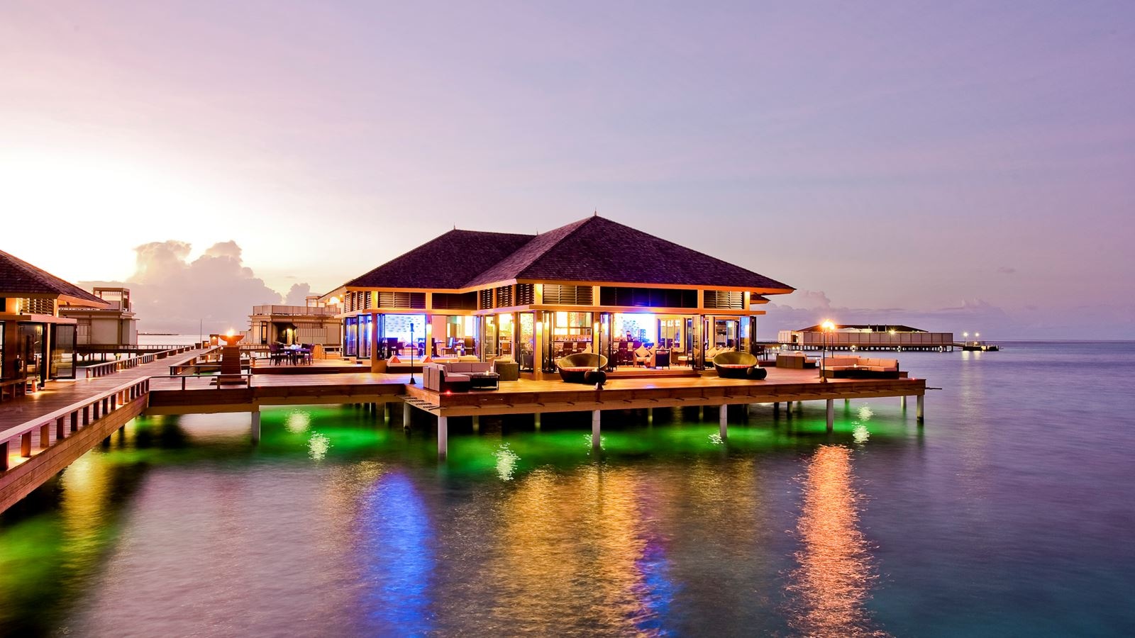 restaurants-azzurro-restaurant-and-bar