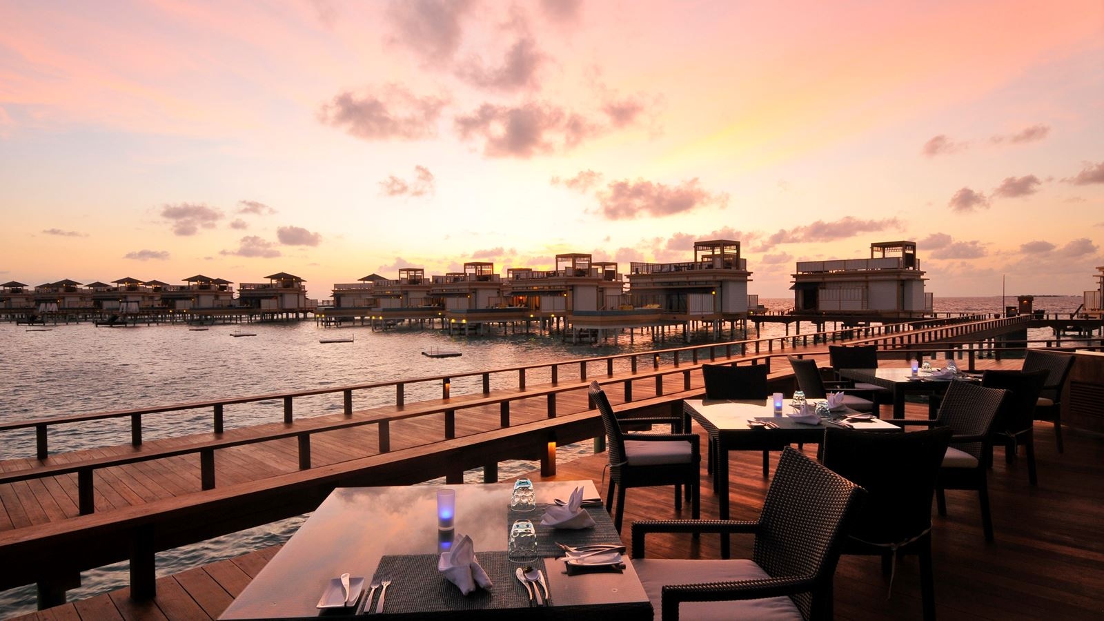 restaurants-azzurro-restaurant-and-bar