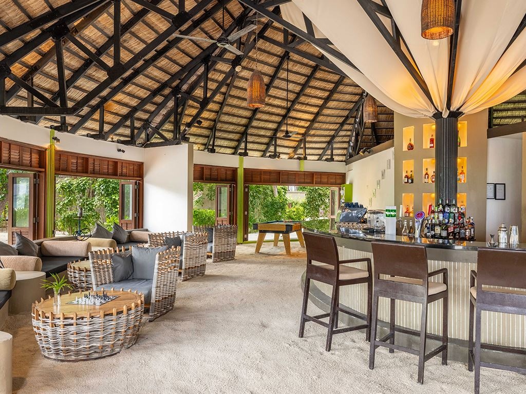 restaurants-kuredhi-bar