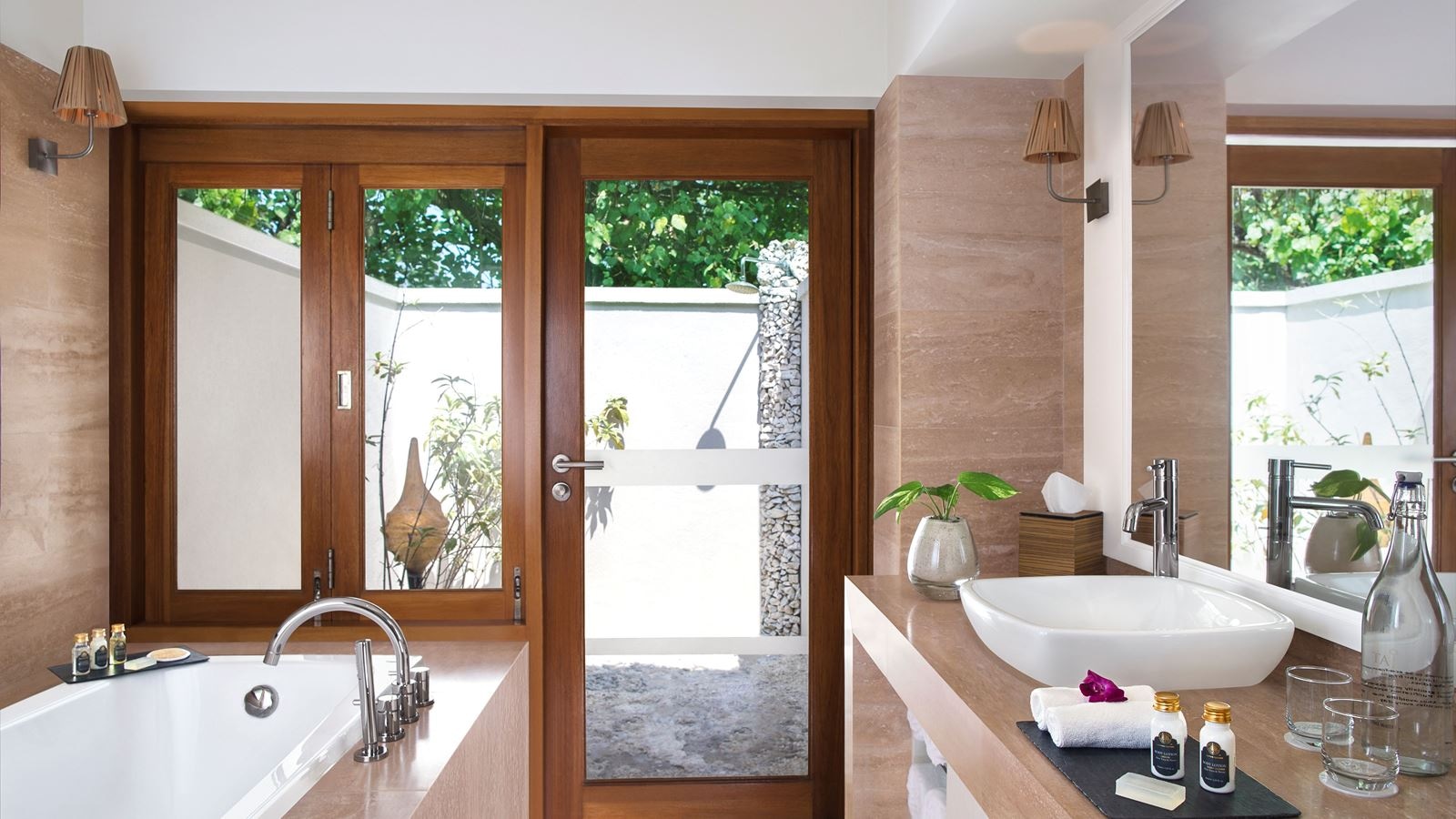 rooms-deluxe-beach-villa