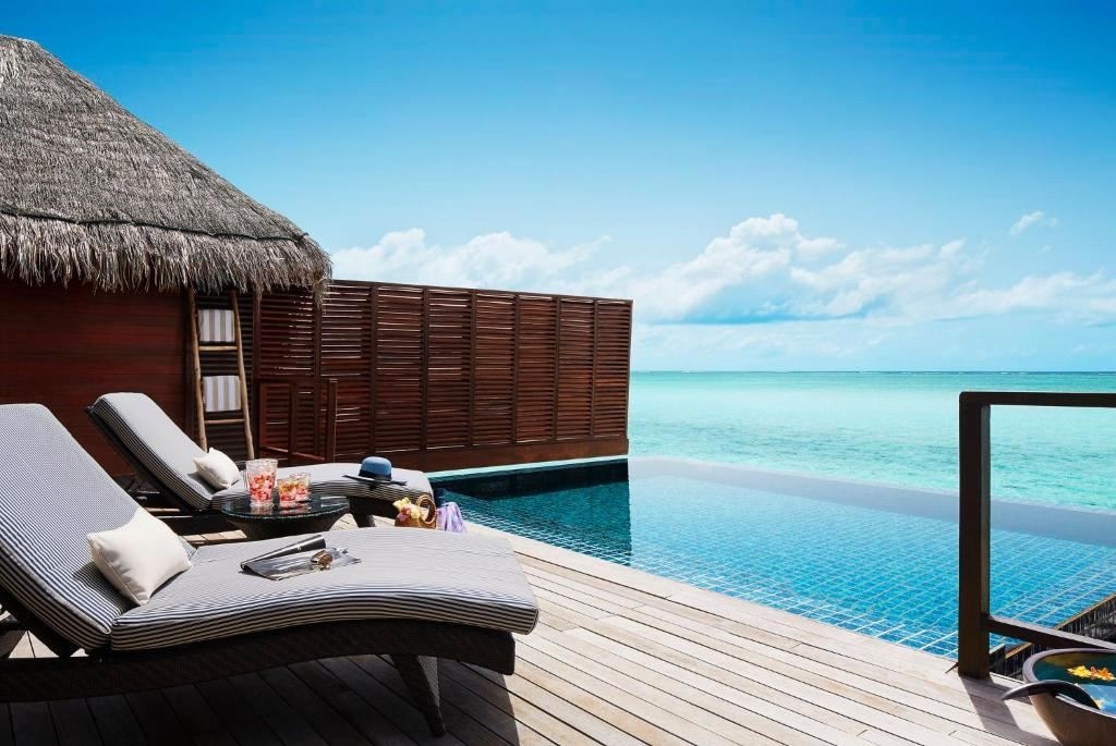 rooms-one-bedroom-ocean-suite-with-pool