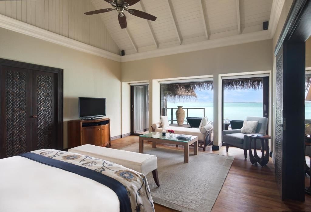 rooms-one-bedroom-ocean-suite-with-pool