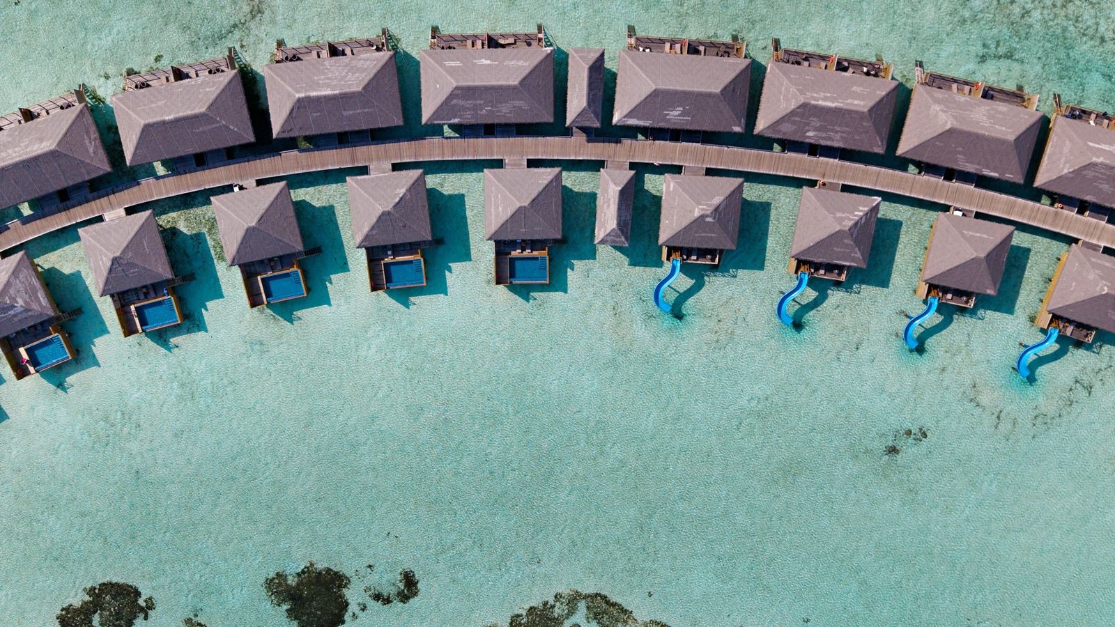 rooms-lagoon-suite-with-slide