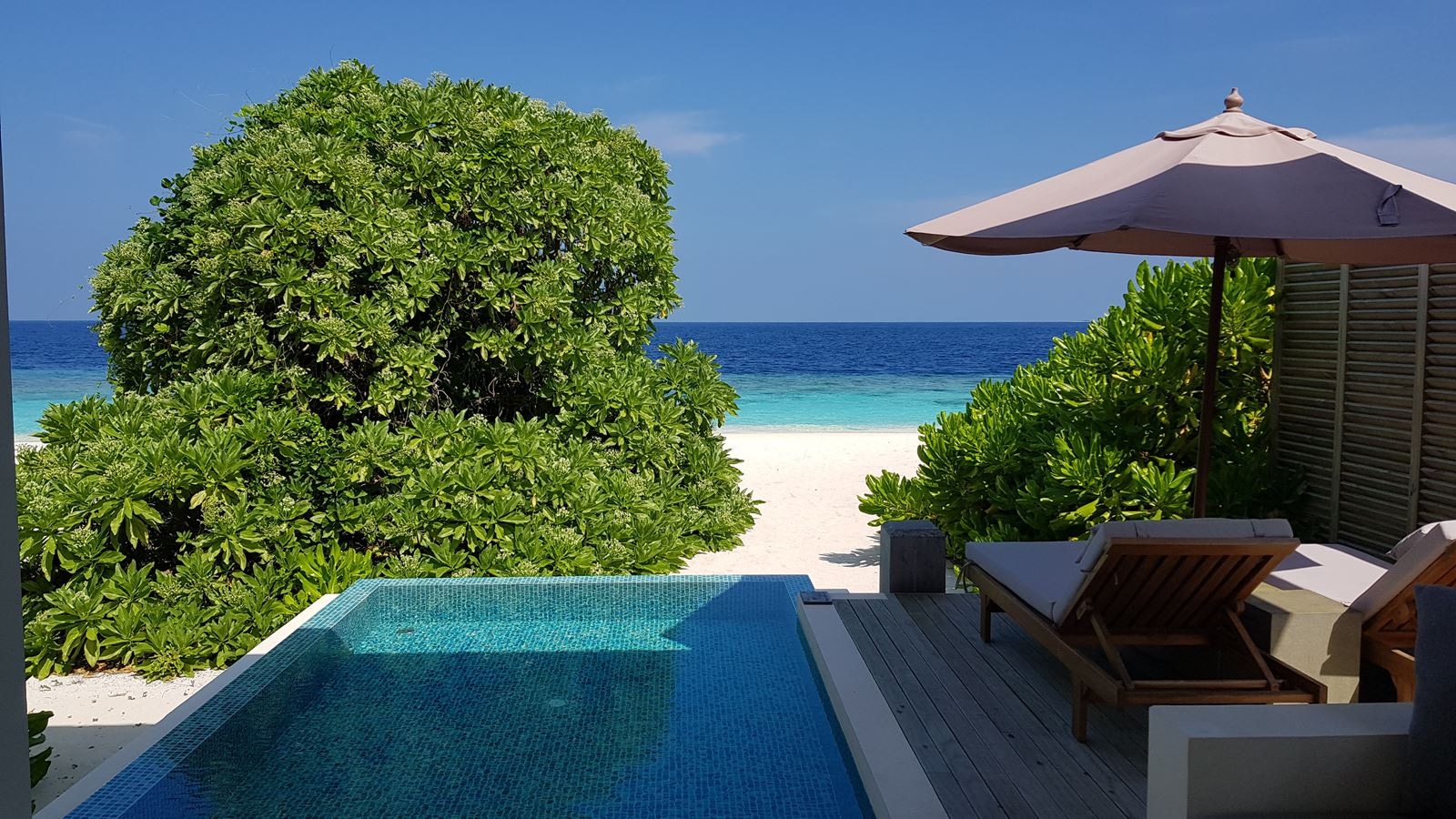 rooms-beach-villa-with-pool