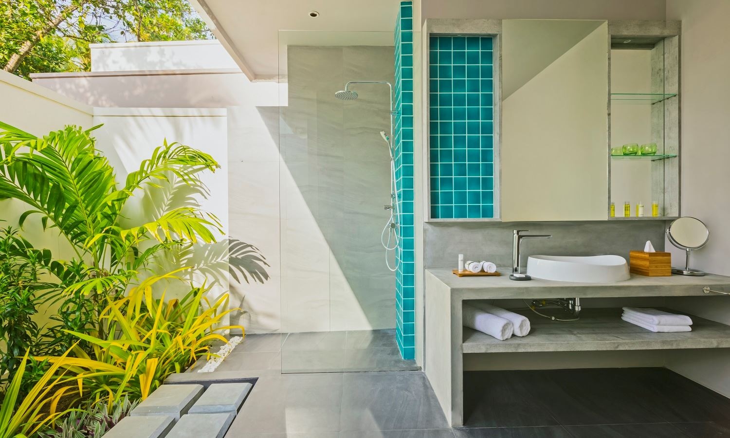 rooms-deluxe-beach-bungalow