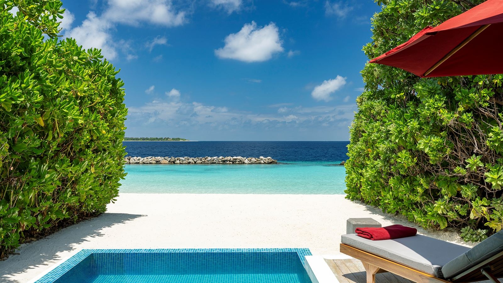 rooms-beach-villa-with-pool