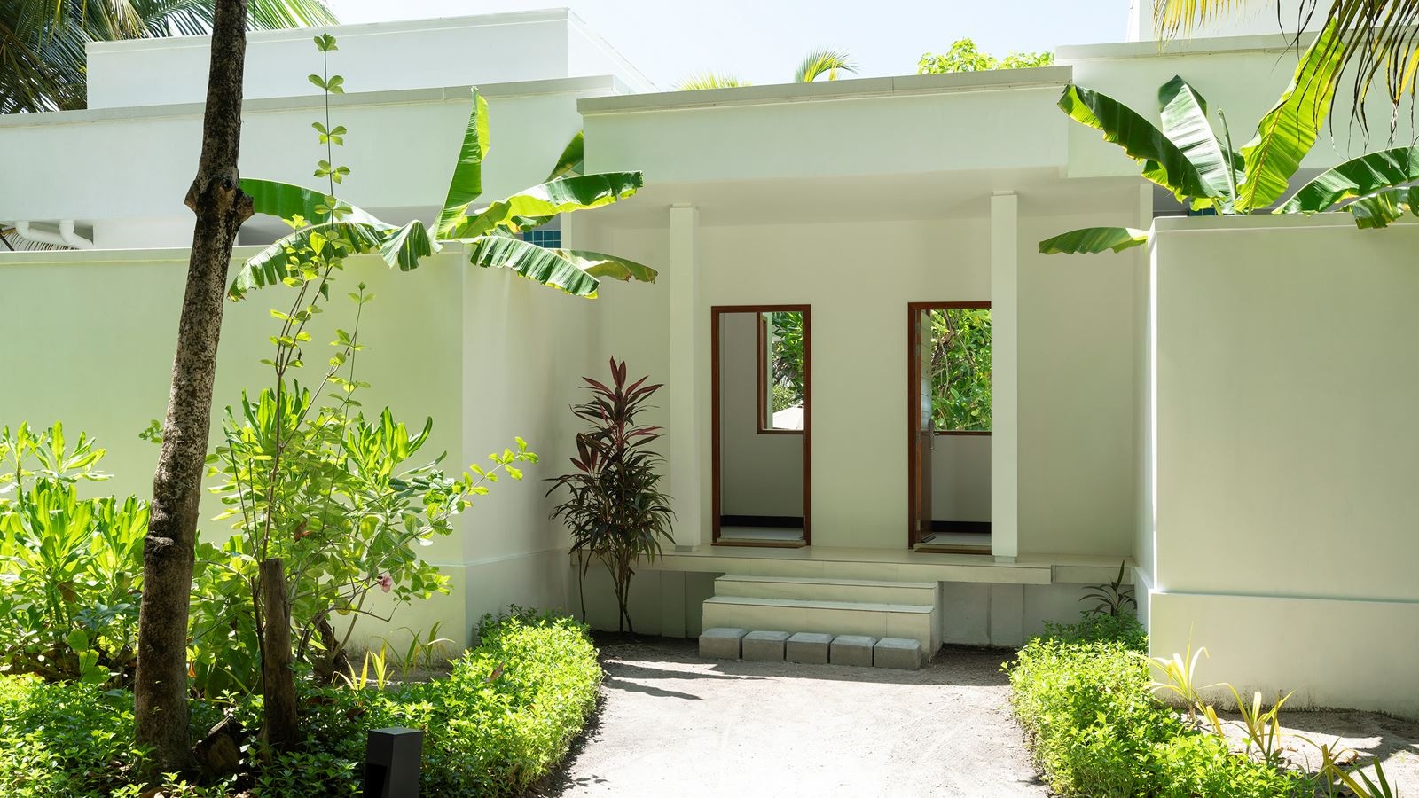 rooms-two-bedroom-deluxe-beach-bungalow