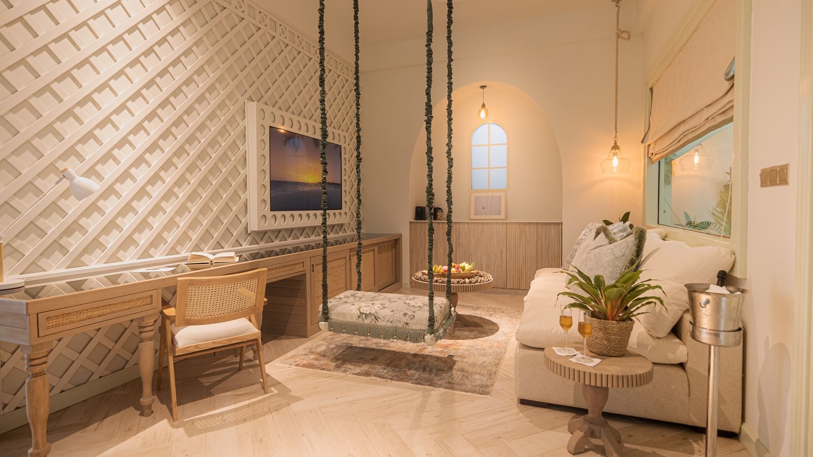 rooms-beach-pool-suite