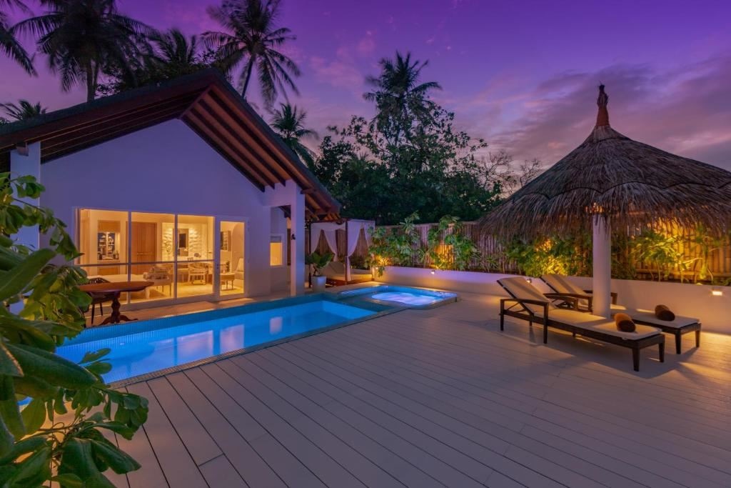 rooms-sunrise-beach-pool-villa