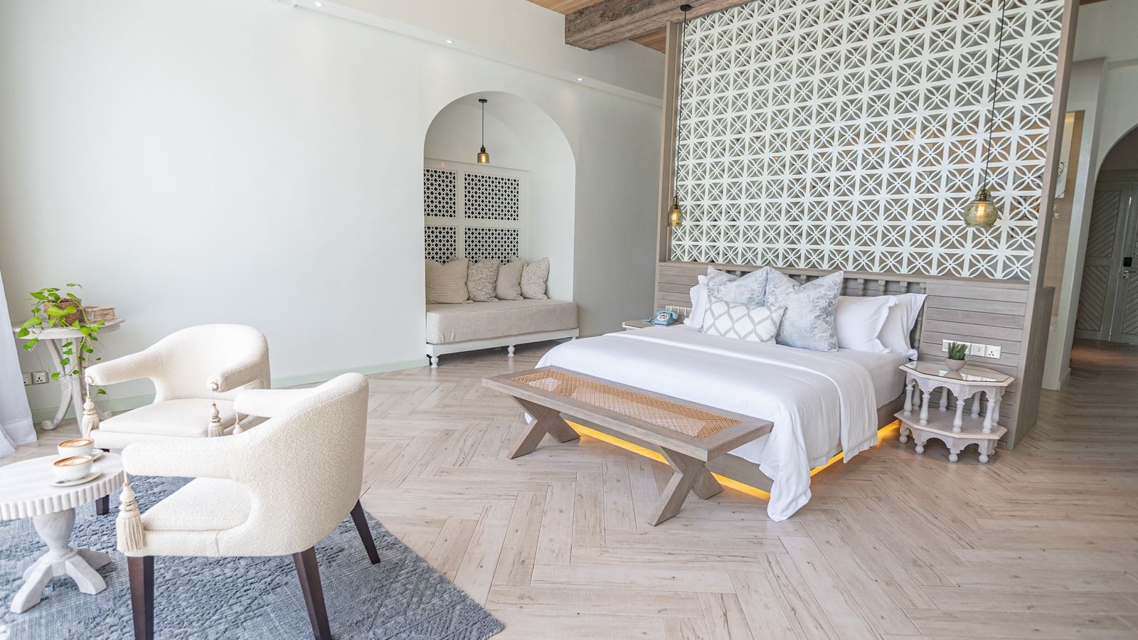 rooms-beach-pool-suite