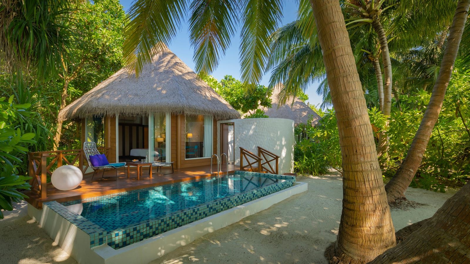 rooms-beach-pool-villa