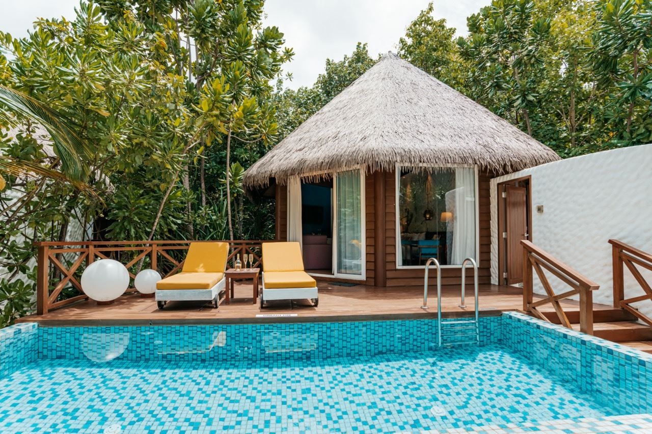 rooms-beach-pool-villa