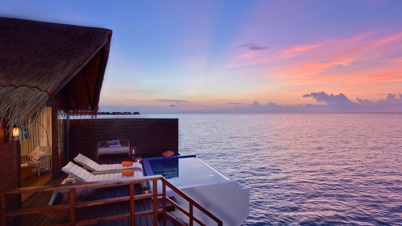 rooms-pool-water-villa