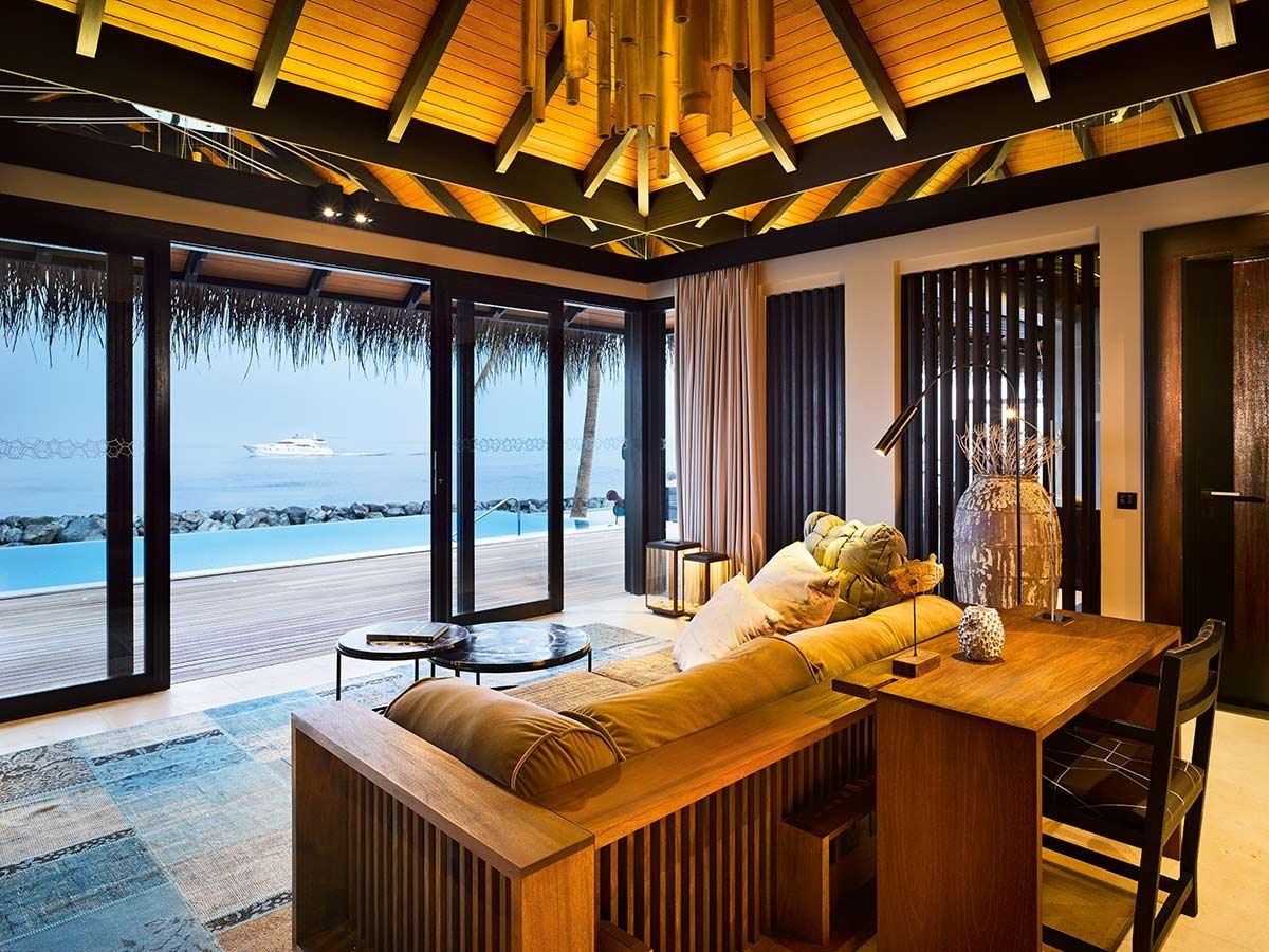 rooms-romantic-pool-residence