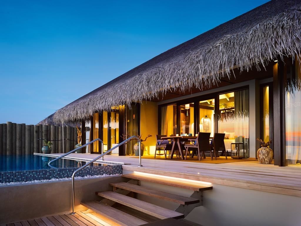 rooms-sunset-deluxe-water-pool-villa