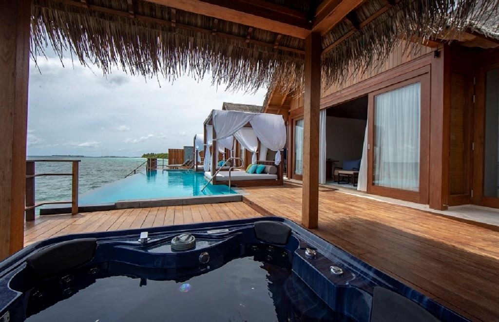 rooms-twobedrooms-reef-residence-with-pool