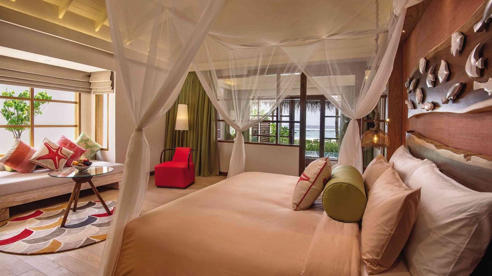 rooms-2-bedroom-beach-pool-suite