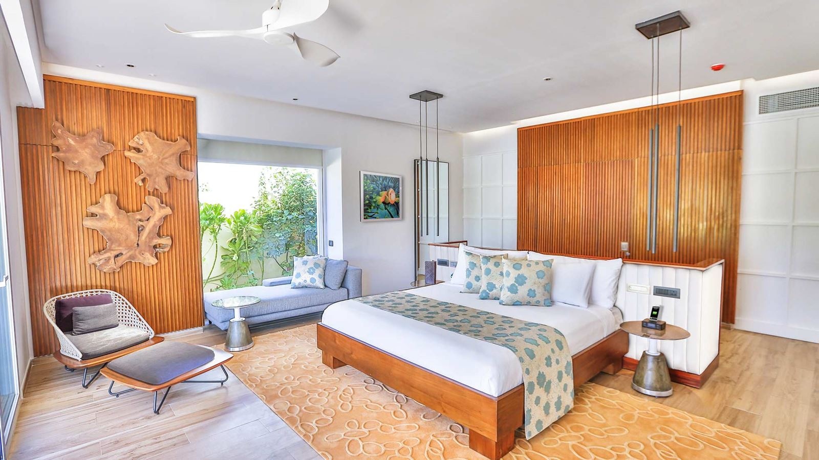 rooms-marina-beach-villa-with-pool