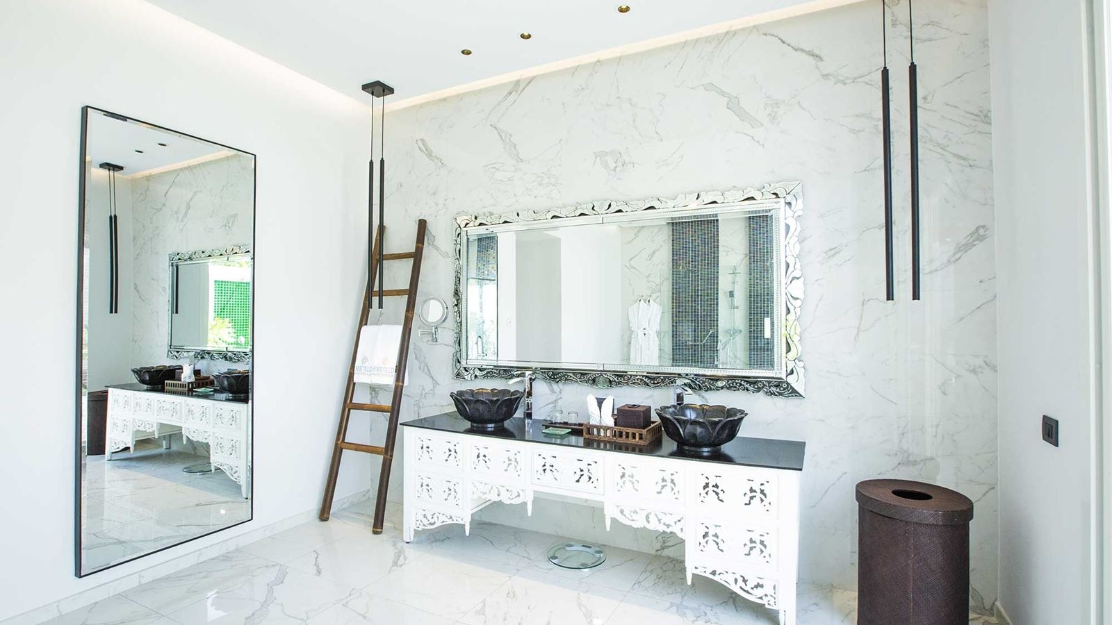 rooms-marina-beach-villa-with-pool