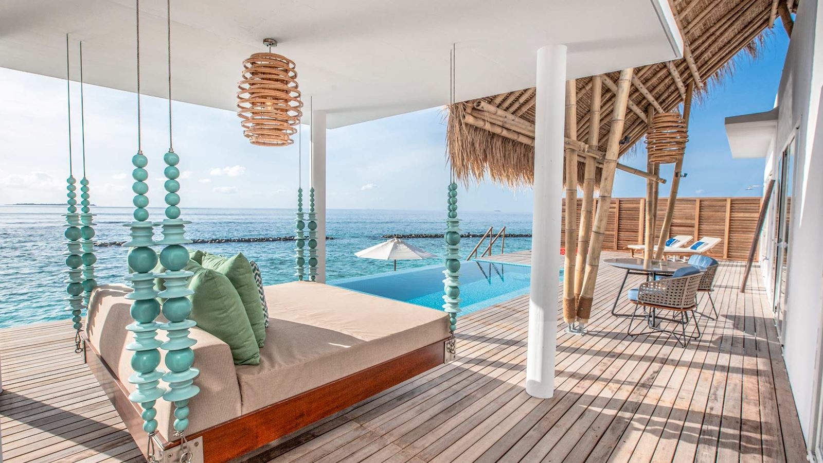 rooms-superior-water-villa-with-pool