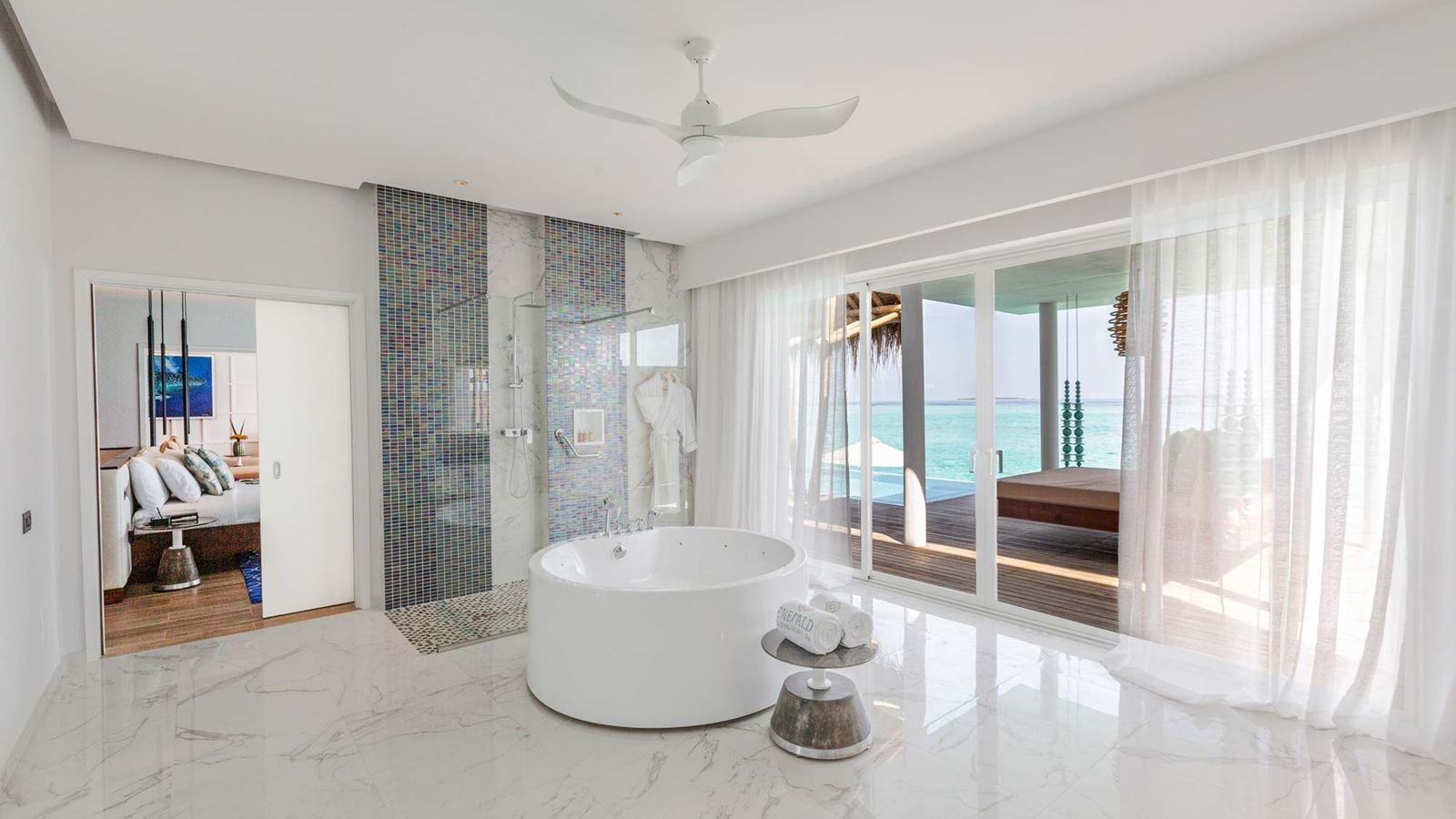 rooms-superior-water-villa-with-pool