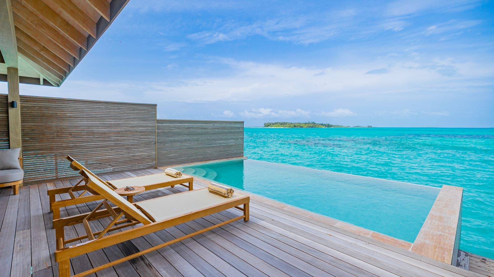 rooms-ocean-pool-villa