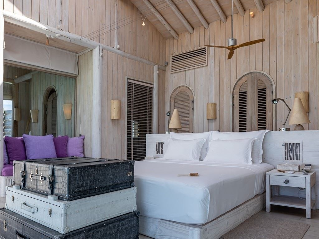 rooms-1-bedroom-water-retreat