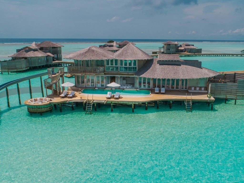 rooms-3-bedroom-water-retreat-with-slide