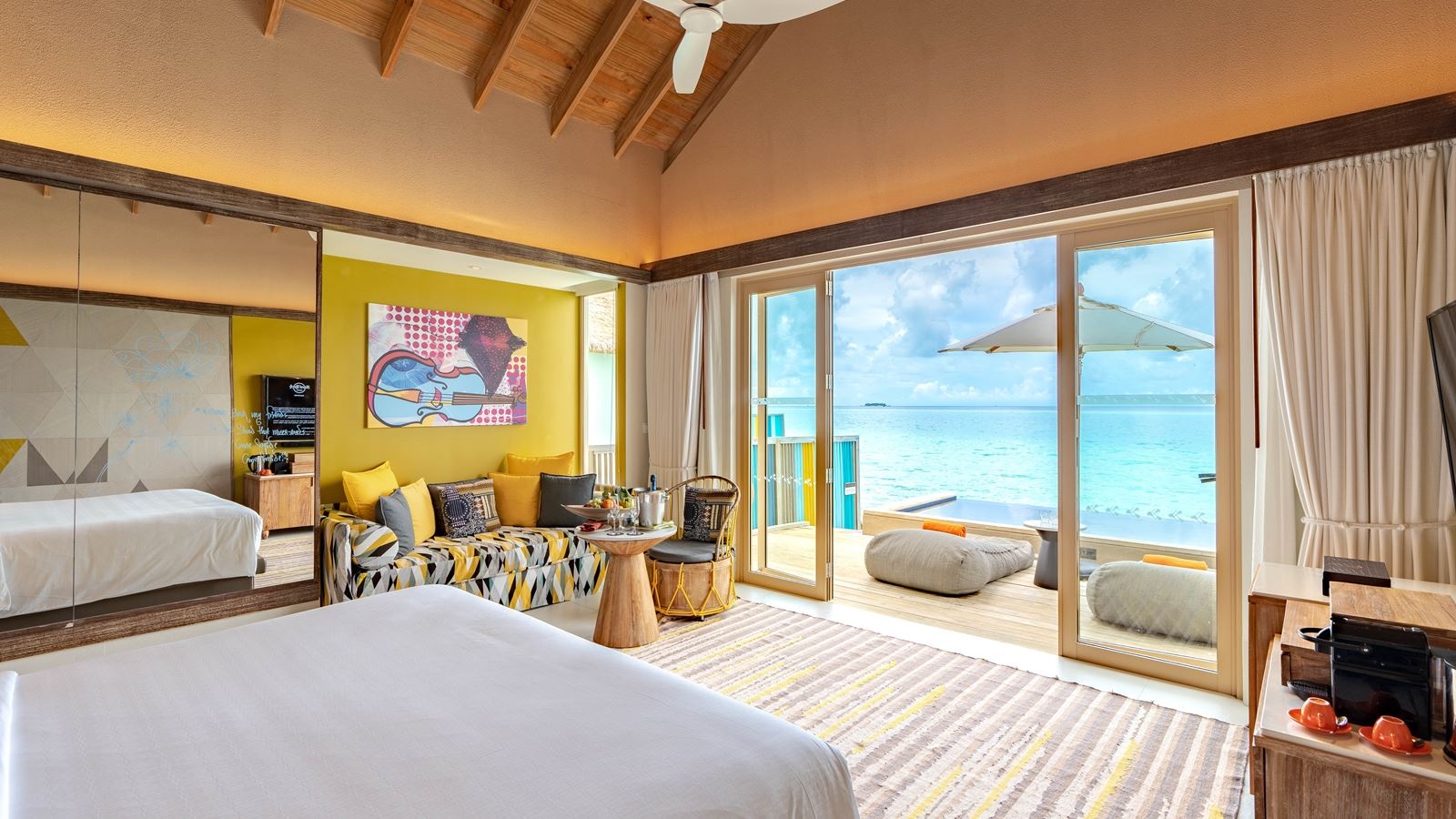 rooms-diamond-overwater-pool-villa--king