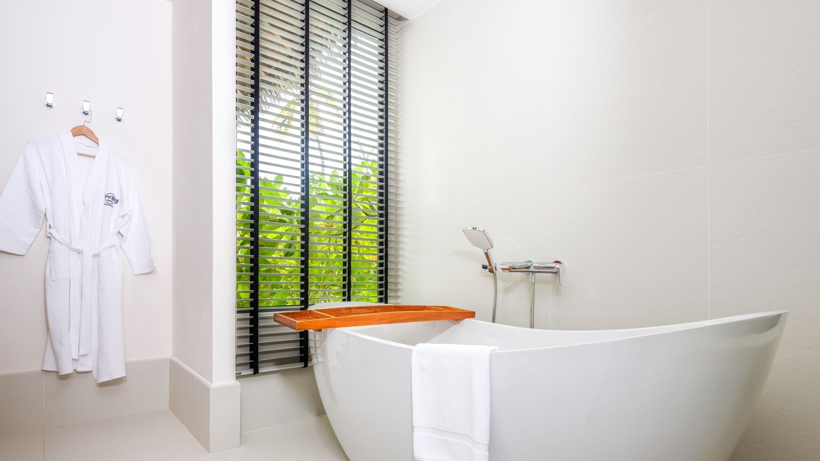 rooms-gold-beach-villa--twin