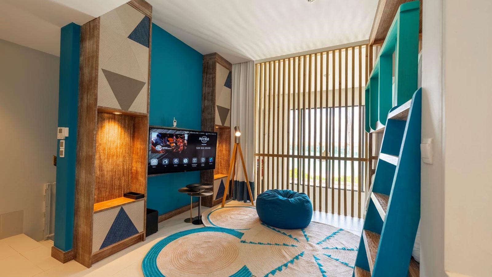 rooms-silver-family-pool-suite-duplex-2-bedroom