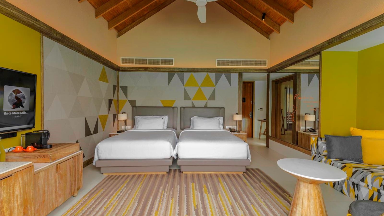 rooms-diamond-overwater-pool-villa--twin