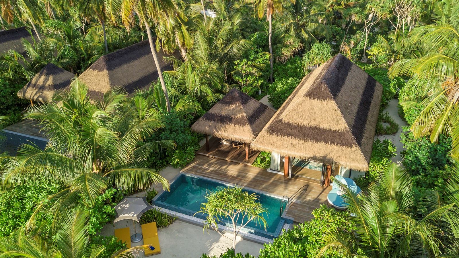 rooms-beach-pool-villa