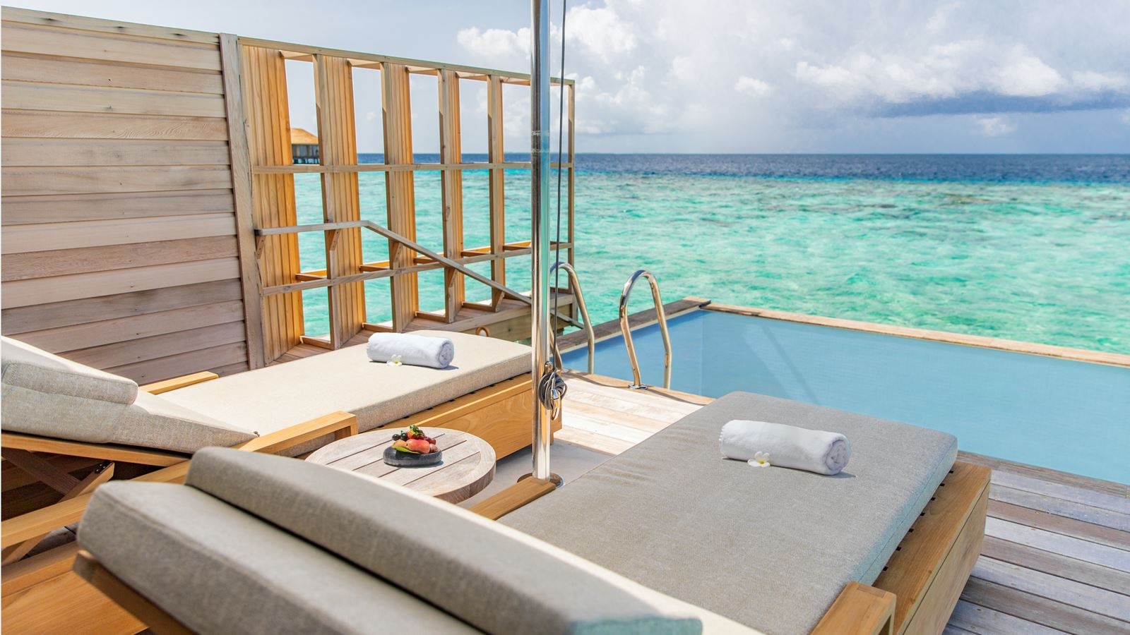 rooms-ocean-pool-villa