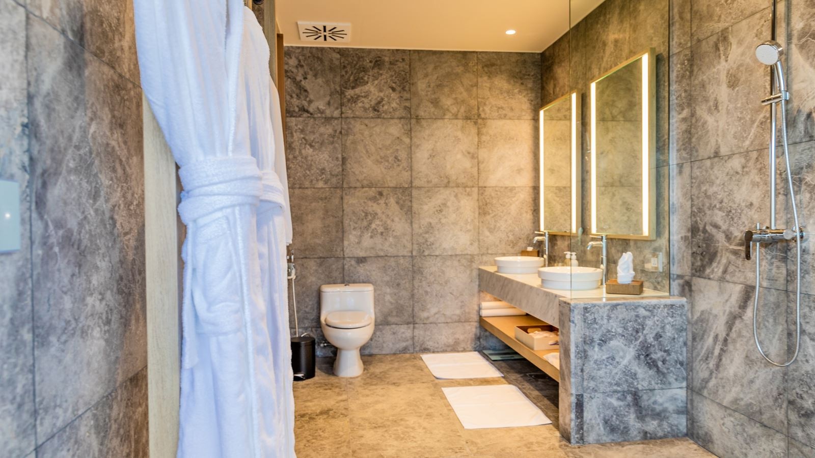 rooms-lagoon-pool-villa