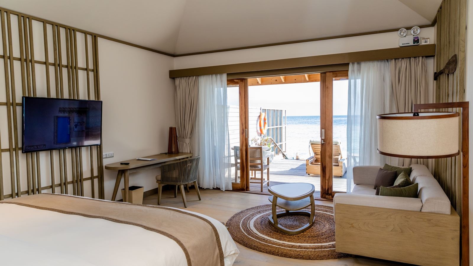 rooms-lagoon-pool-villa