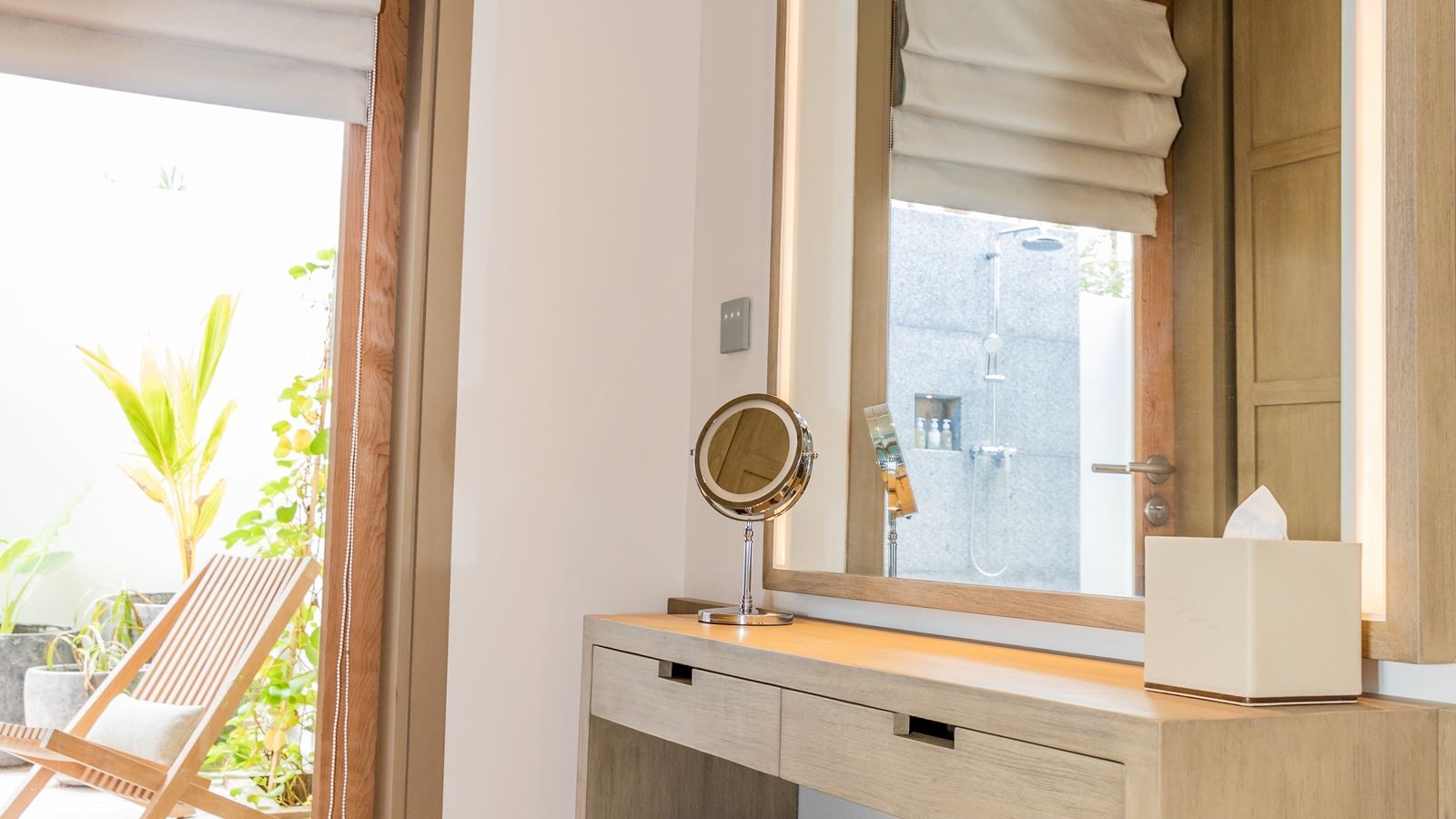 rooms-lagoon-pool-villa