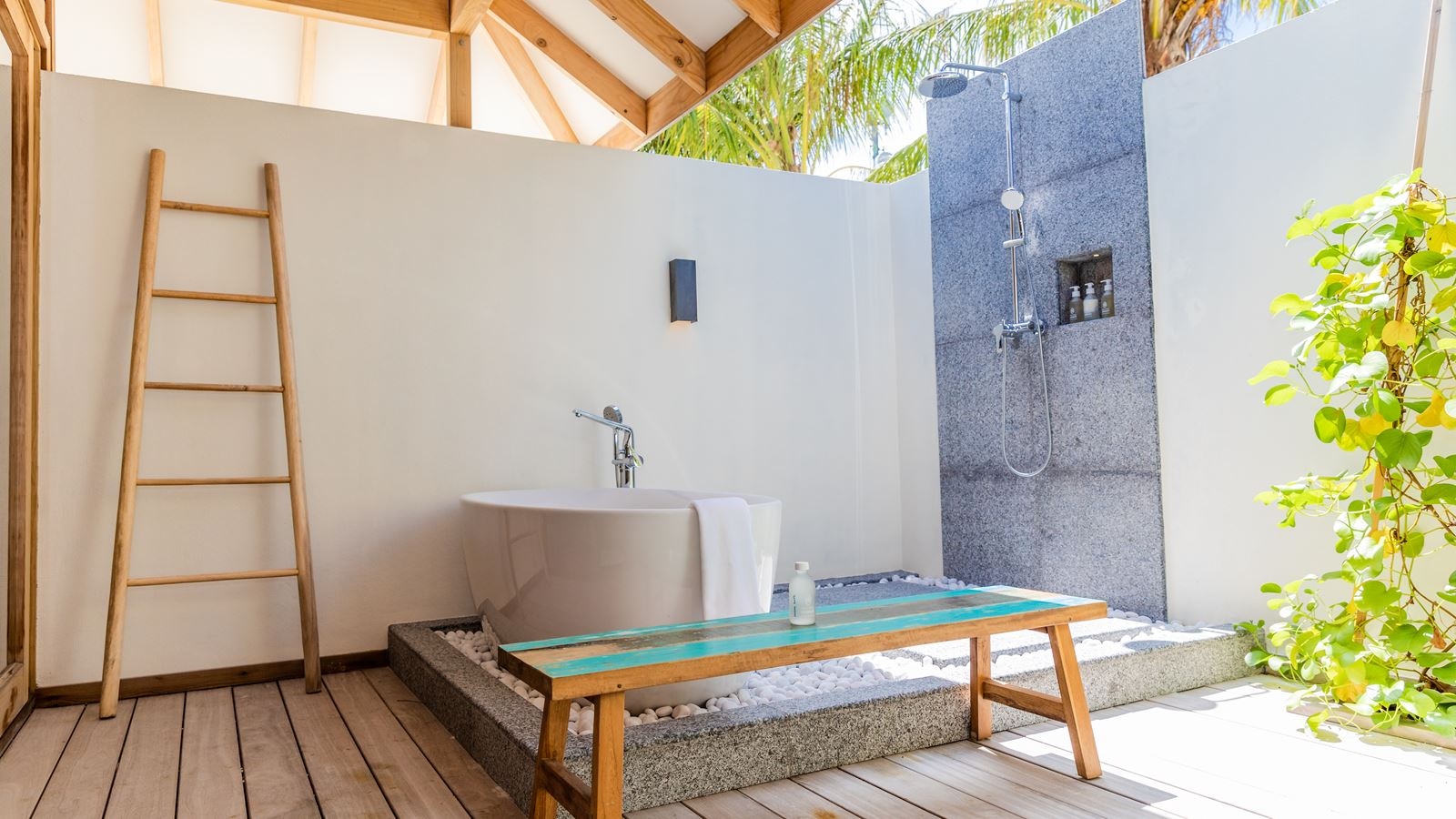 rooms-beach-pool-villa