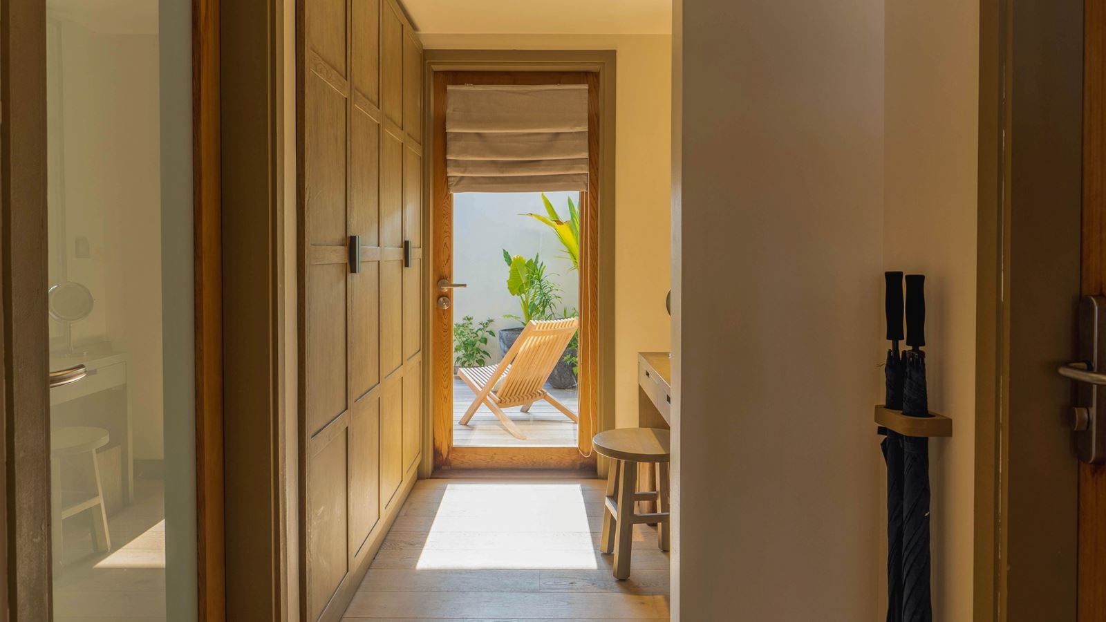 rooms-lagoon-pool-villa