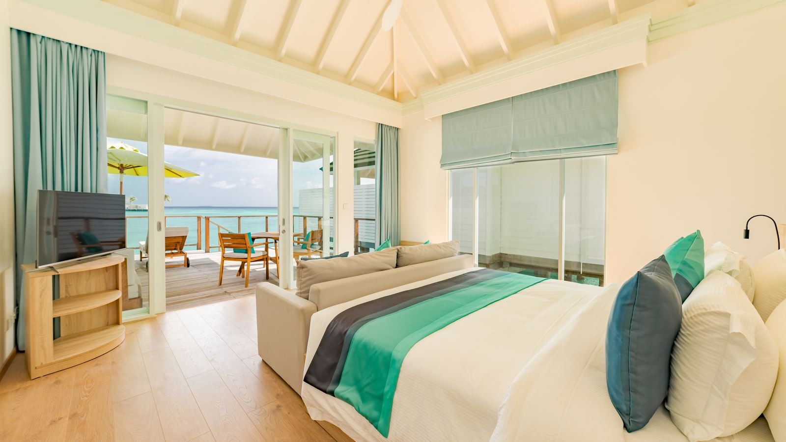 rooms-two-bedroom-lagoon-villa-with-pool-+-slide