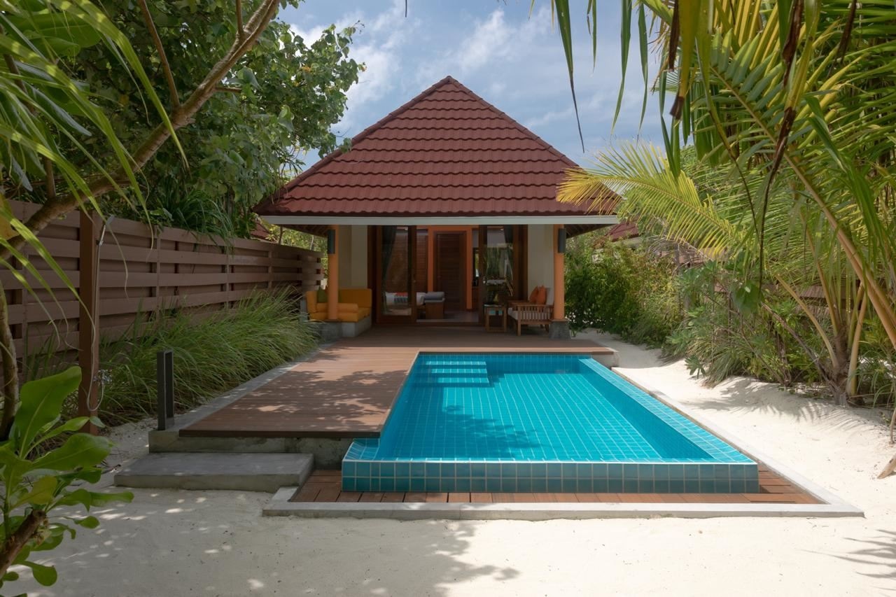 rooms-pool-beach-villa