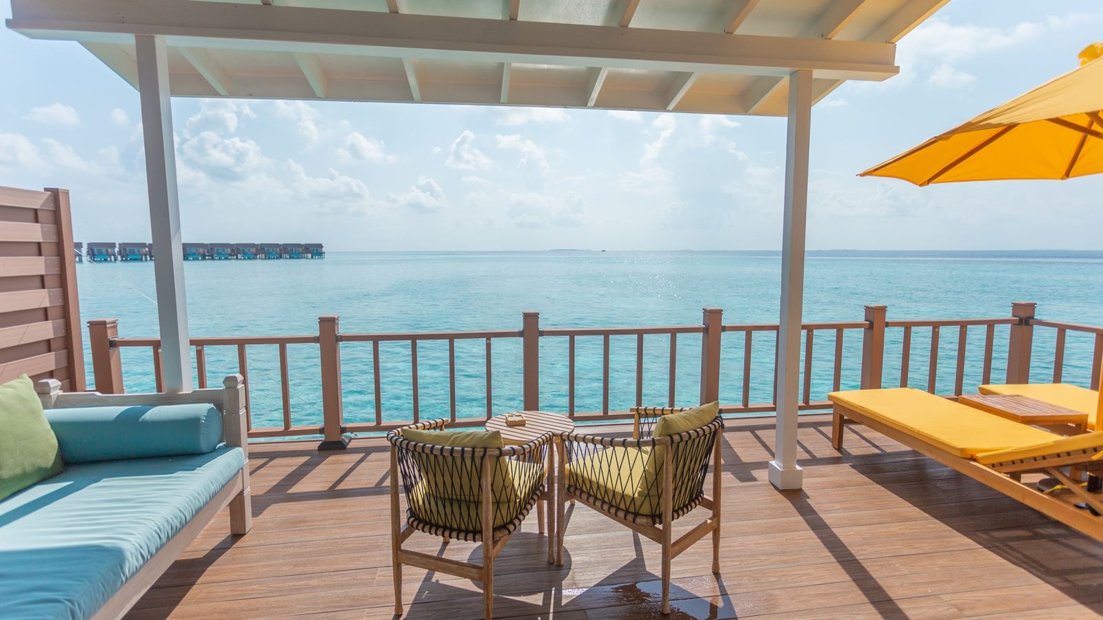 rooms-sunrise-water-villa