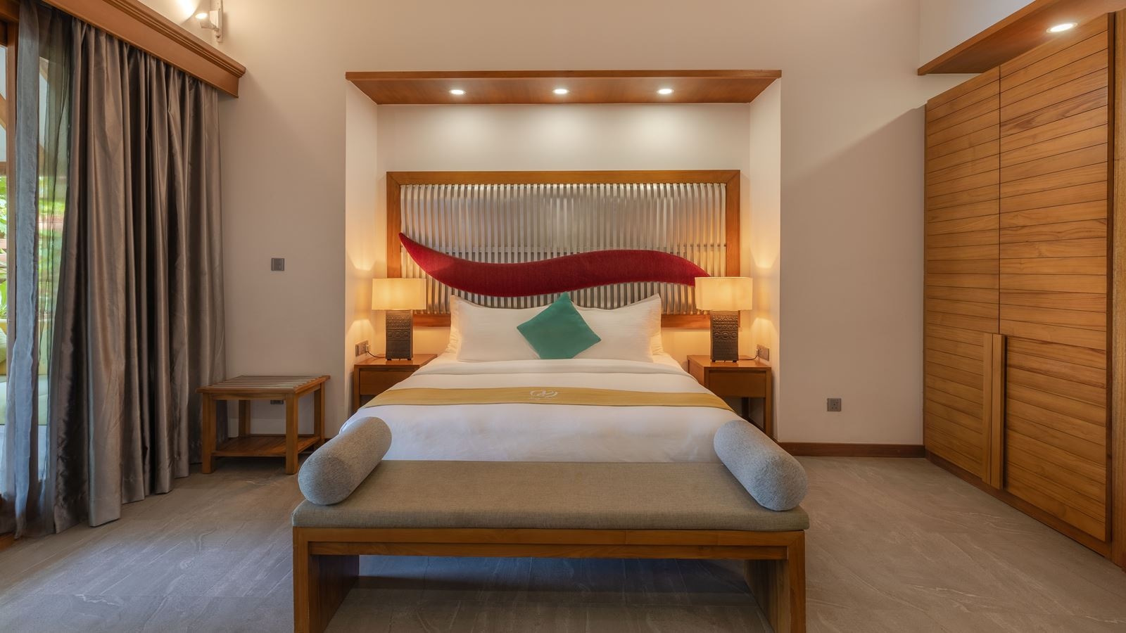 rooms-sunrise-beach-villa