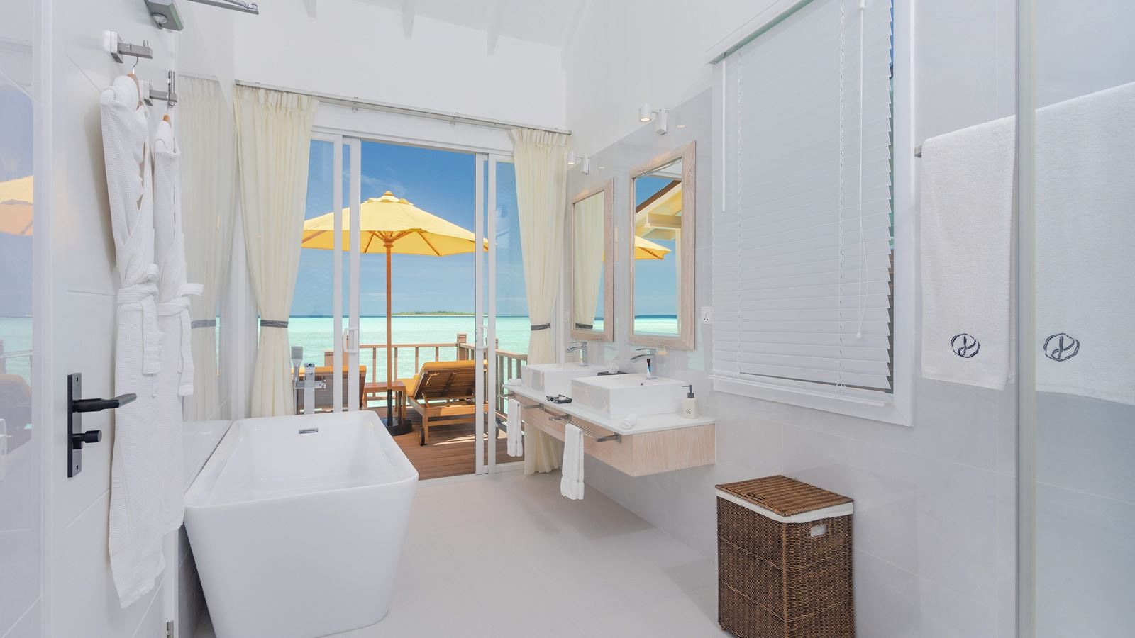 rooms-sunrise-pool-water-villa