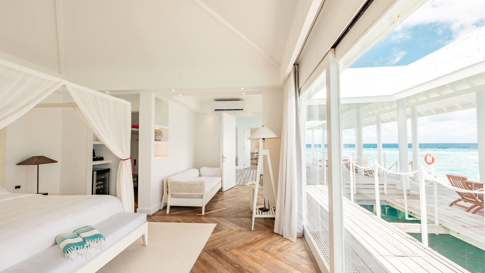 rooms-two-bedroom-water-villa