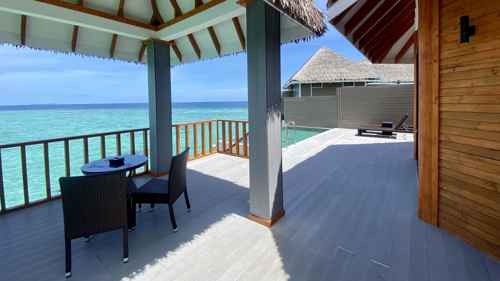 rooms-over-water-suite