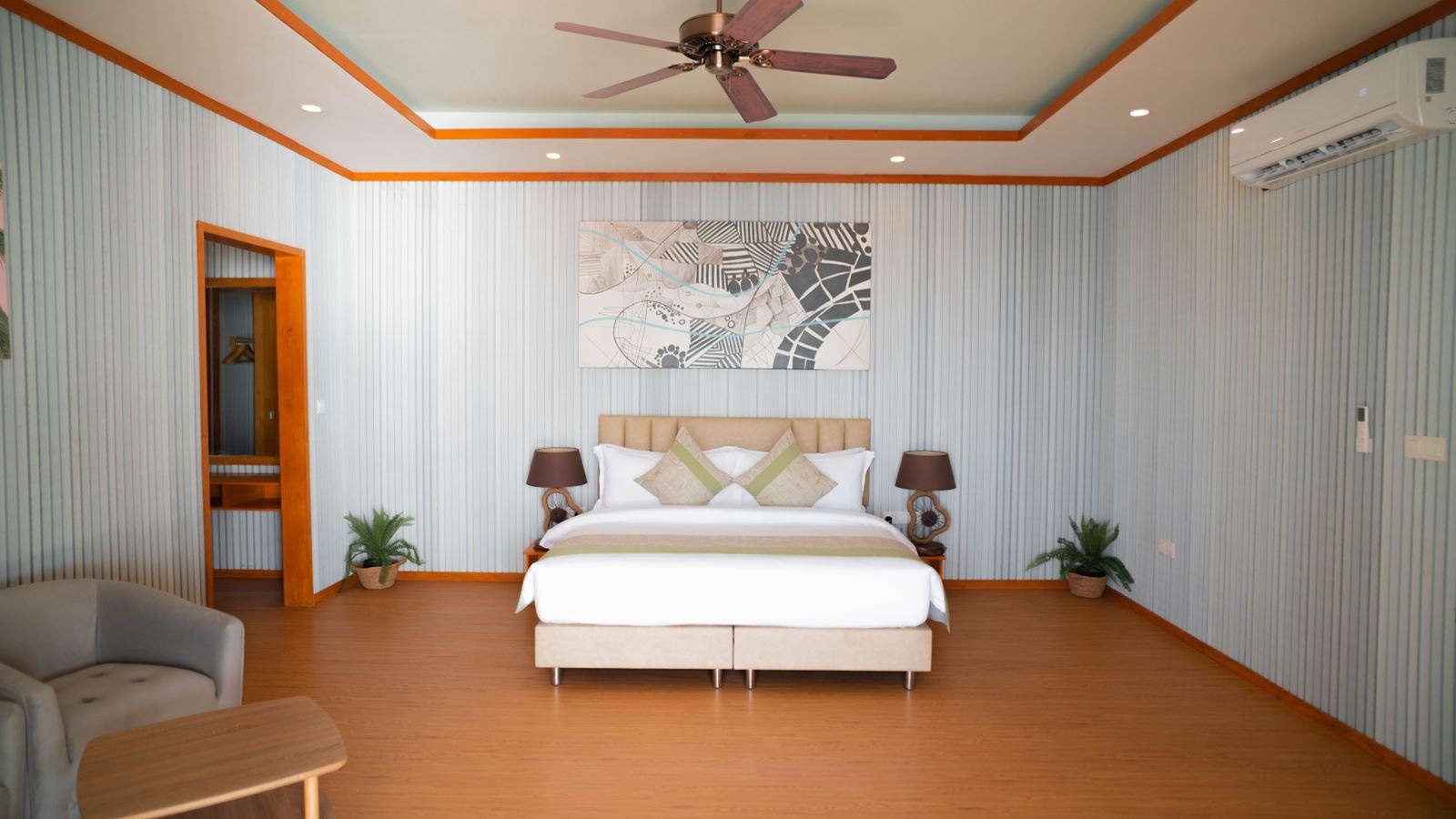 rooms-over-water-residence